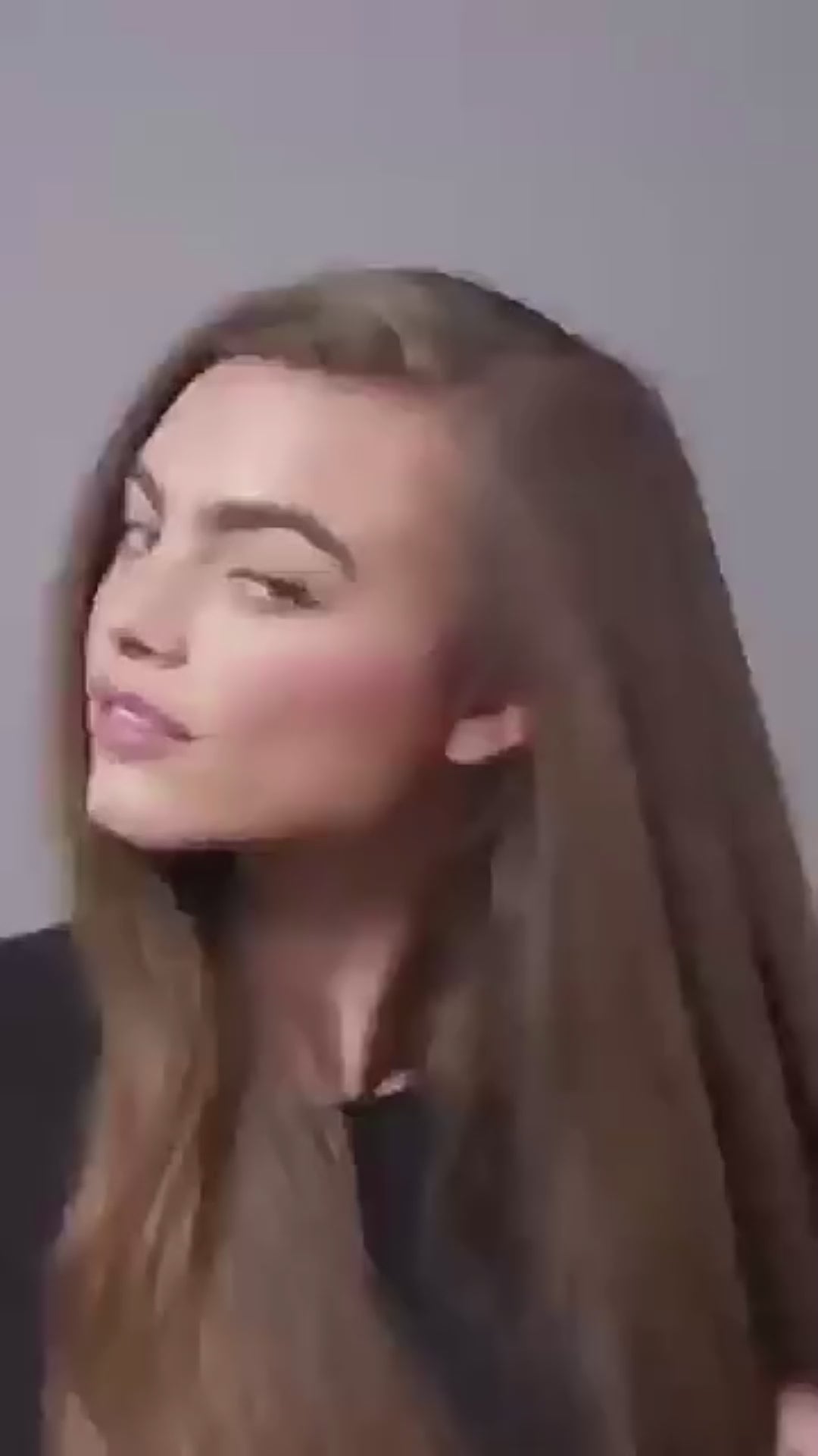 Step-by-step visual of the Champagne Luxe and Laurel sponge bun maker creating a voluminous French Twist on thick hair.